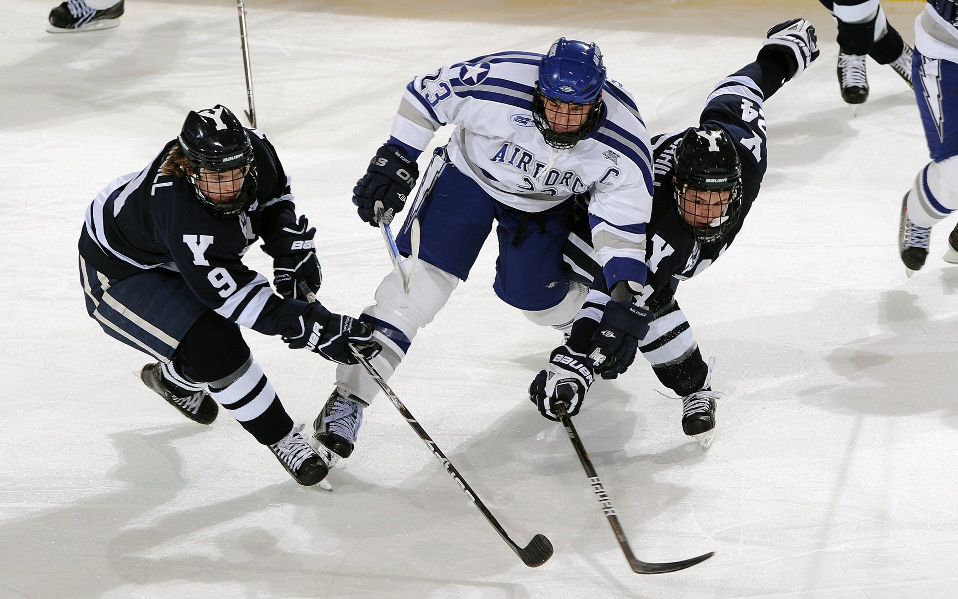 开云电竞赛事-KPL现场观赛人数冲击世界纪录,电竞“票根经济”升温